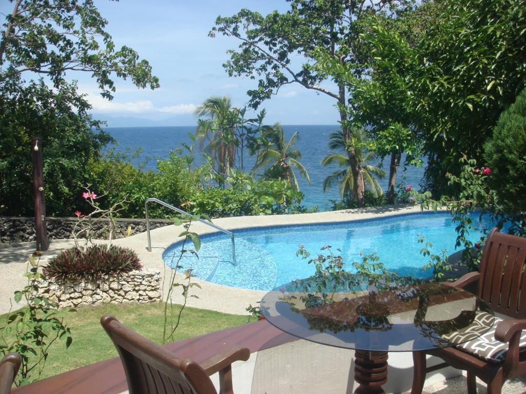 Padre Burgos Castle Resort Surigao Exteriör bild