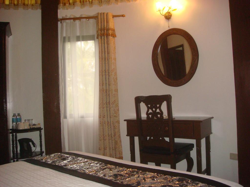Padre Burgos Castle Resort Surigao Exteriör bild