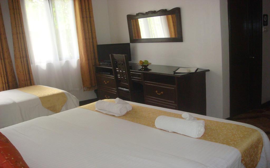 Padre Burgos Castle Resort Surigao Exteriör bild