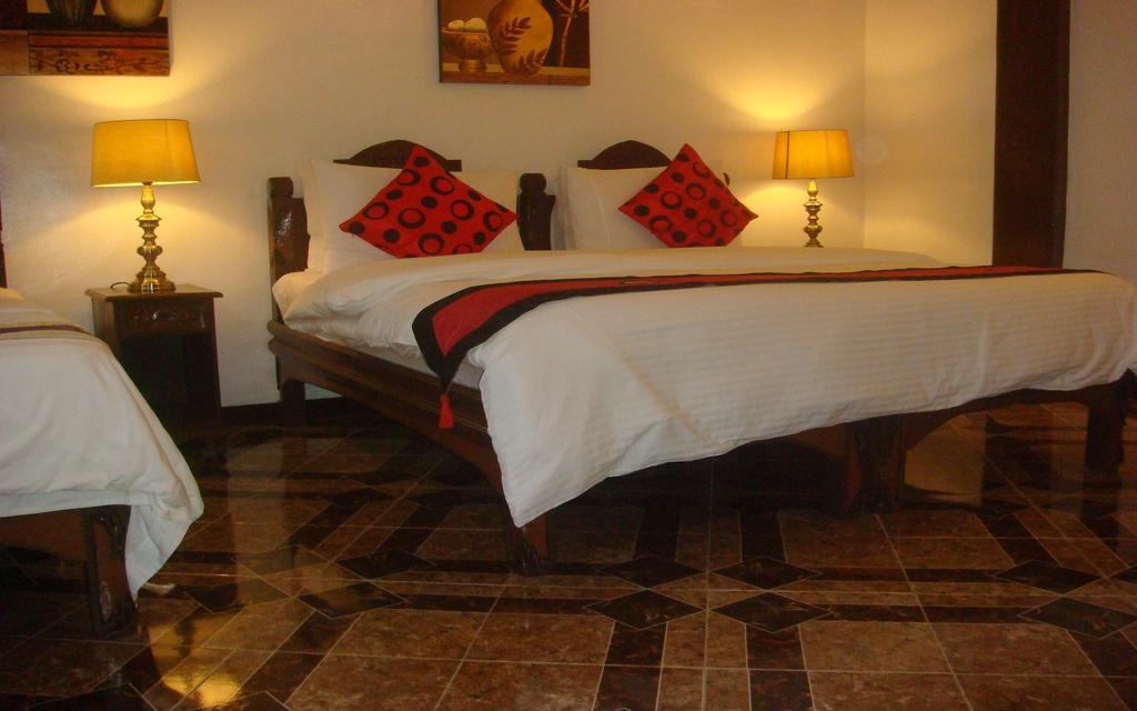 Padre Burgos Castle Resort Surigao Exteriör bild