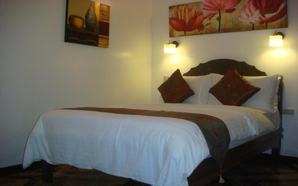 Padre Burgos Castle Resort Surigao Exteriör bild