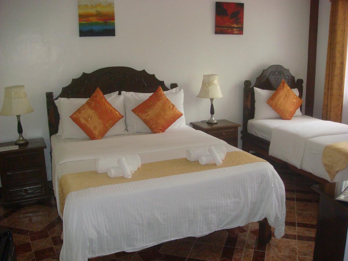 Padre Burgos Castle Resort Surigao Exteriör bild