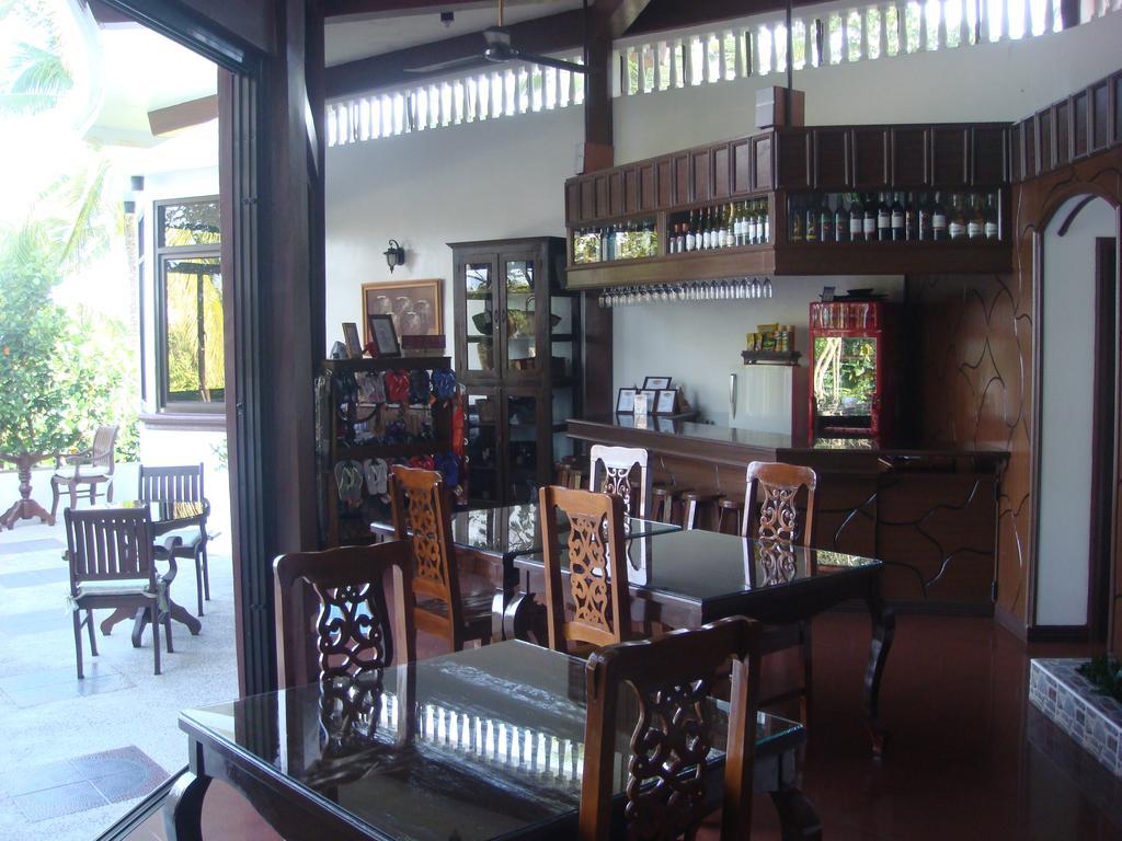 Padre Burgos Castle Resort Surigao Exteriör bild