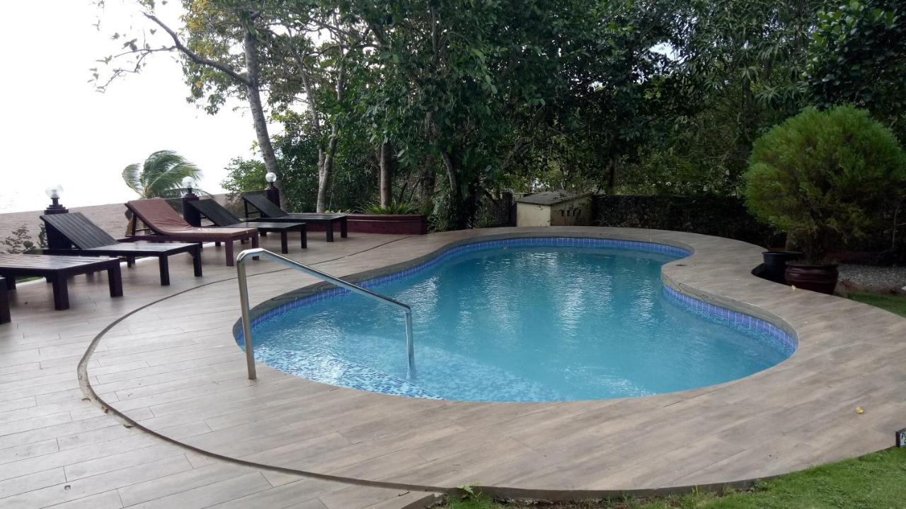 Padre Burgos Castle Resort Surigao Exteriör bild